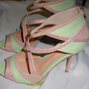 JUNE AMBROSE Green & Beige Zip Back Heels 8.5